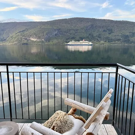 Fjord Faleide Apartment *